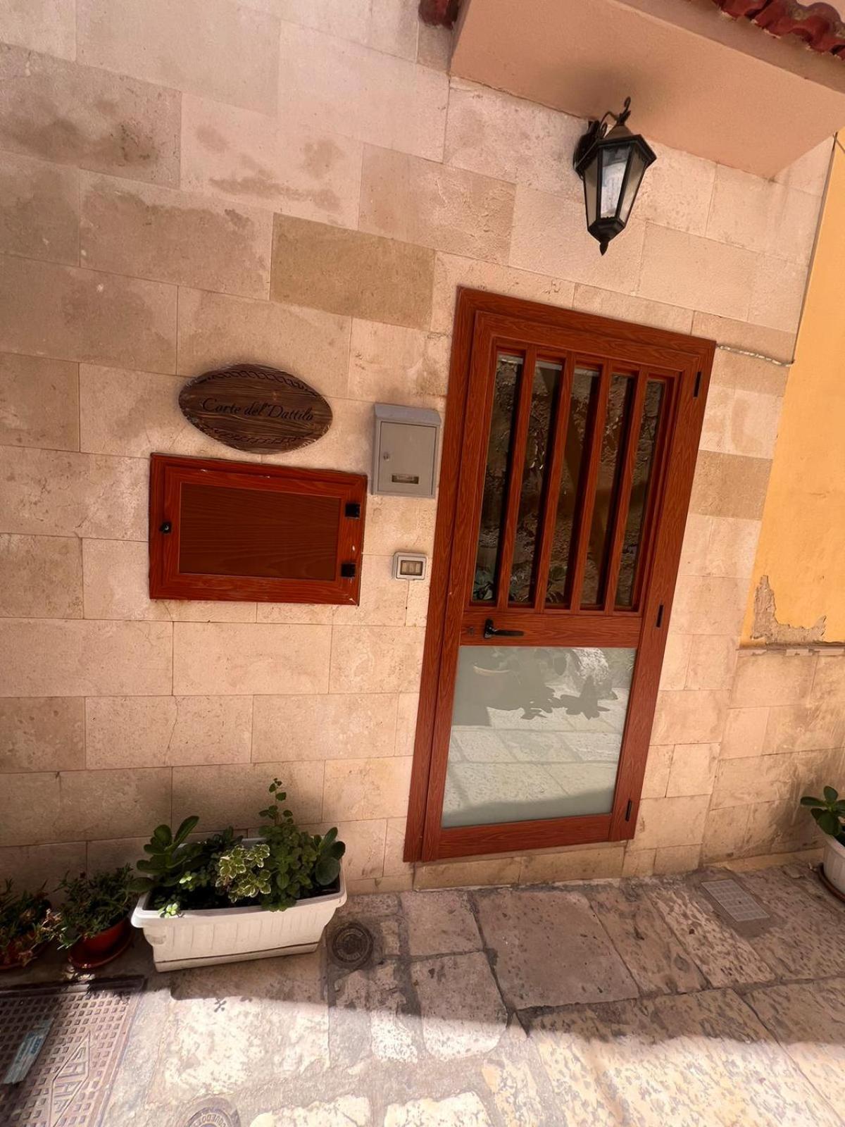 Corte Del Dattilo Nel Borgo Antico Bari Exterior foto