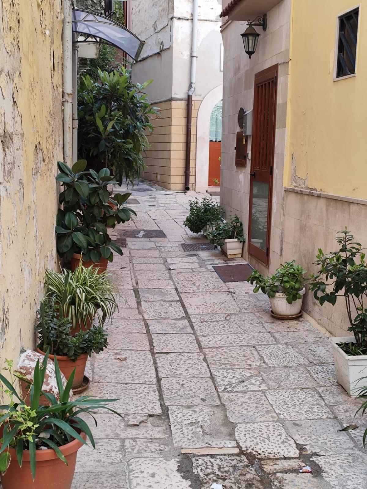 Corte Del Dattilo Nel Borgo Antico Bari Exterior foto